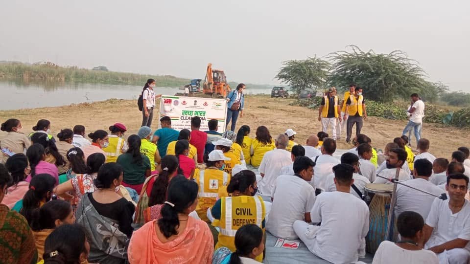 Street awareness activity with families and children